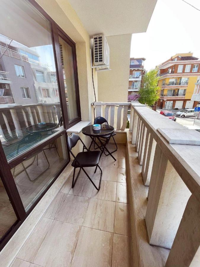 Lovely Studio Apartment On The Beach Бургас Экстерьер фото